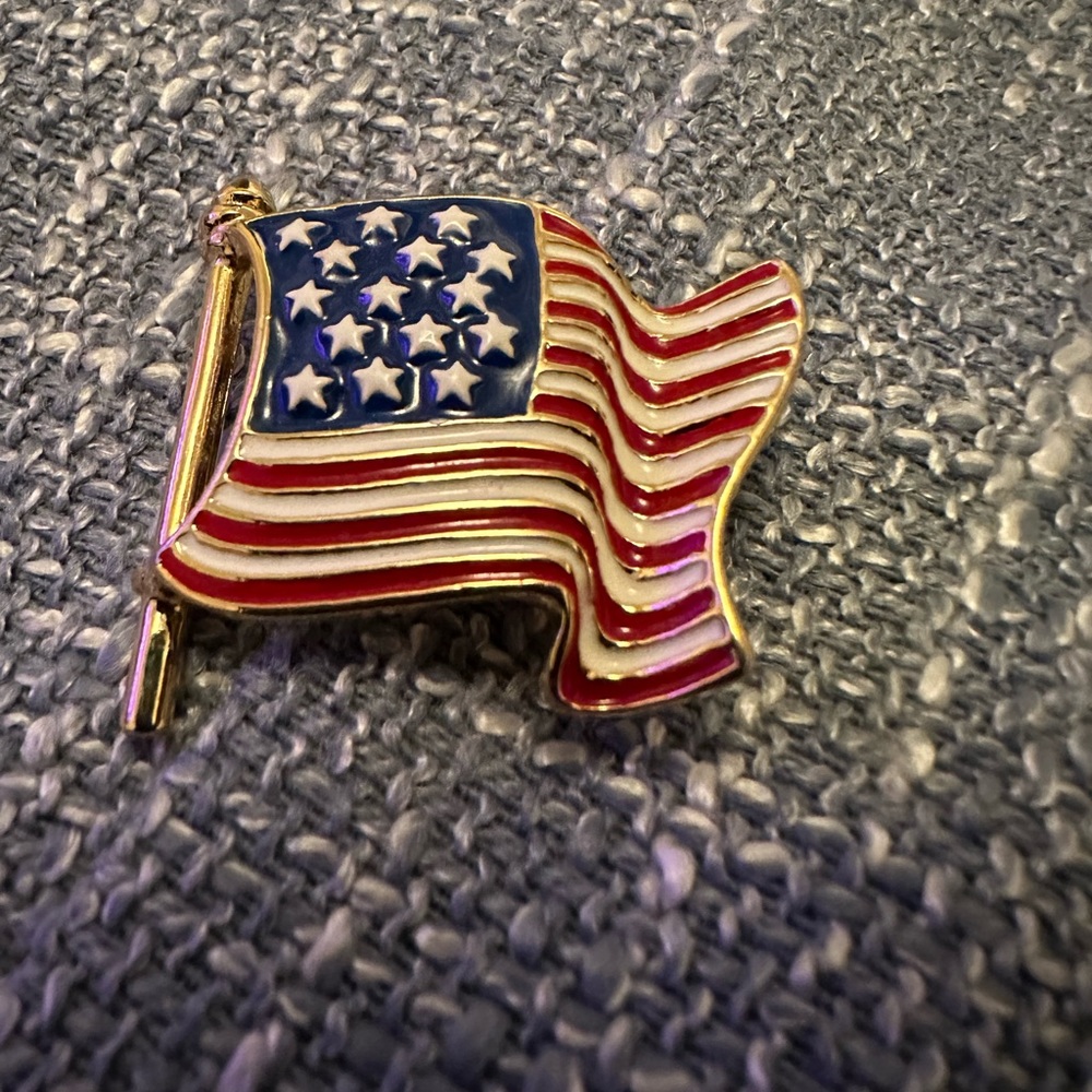 US Flag Lapel Pin